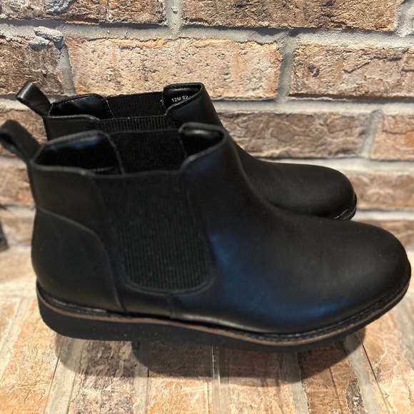 Softwalk Wildwood Black Leather Chelsea Boot - Picture 3 of 7
